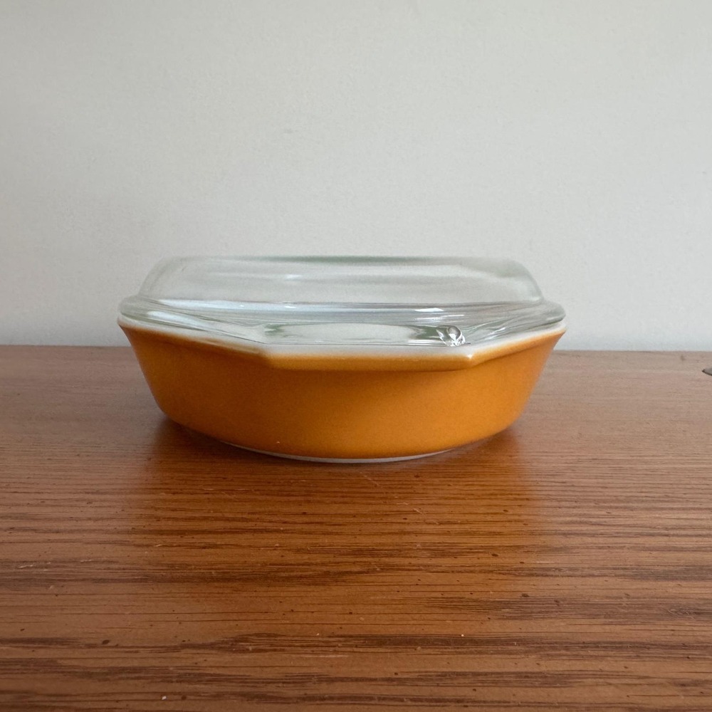 Pyrex 063 1 qt Divided Casserole Dish Orange with lid - Picture 11 of 13
